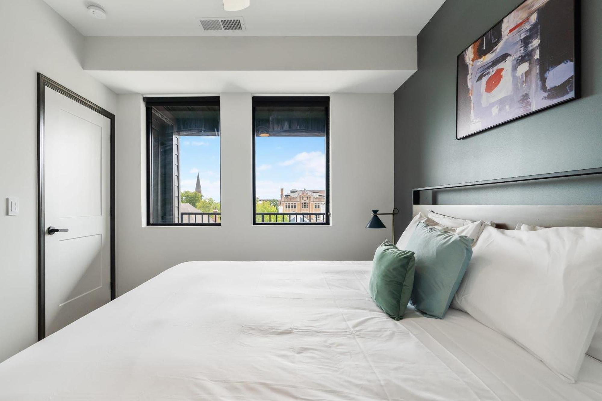 Cozysuites On Mass With Garage Parking #7 Indianapolis Buitenkant foto