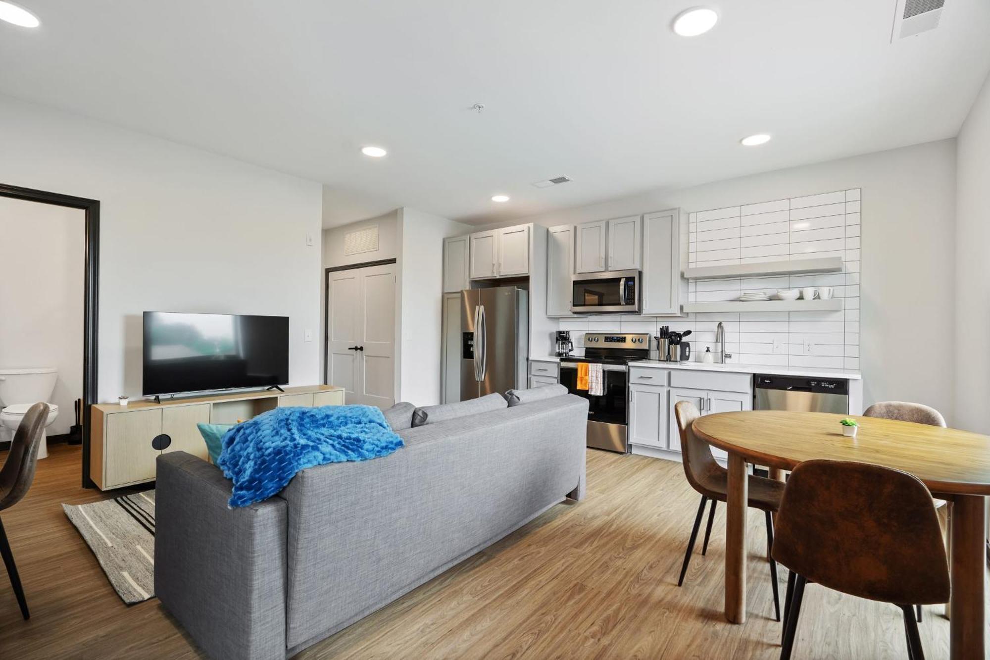 Cozysuites On Mass With Garage Parking #7 Indianapolis Buitenkant foto